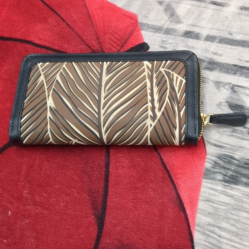 Vera Bradley Georgia banana leaf wallet
